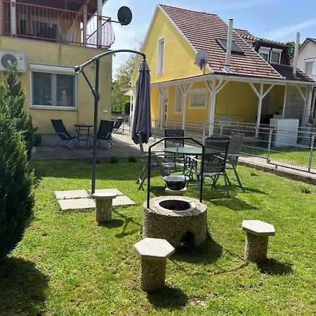 Reka Apartmanhaz Бік Екстер'єр фото