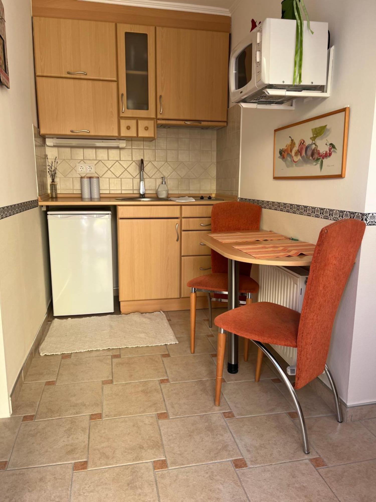 Reka Apartmanhaz Бік Екстер'єр фото