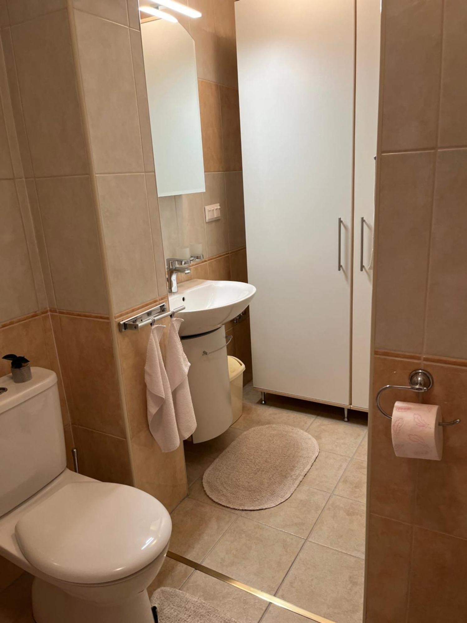 Reka Apartmanhaz Бік Екстер'єр фото