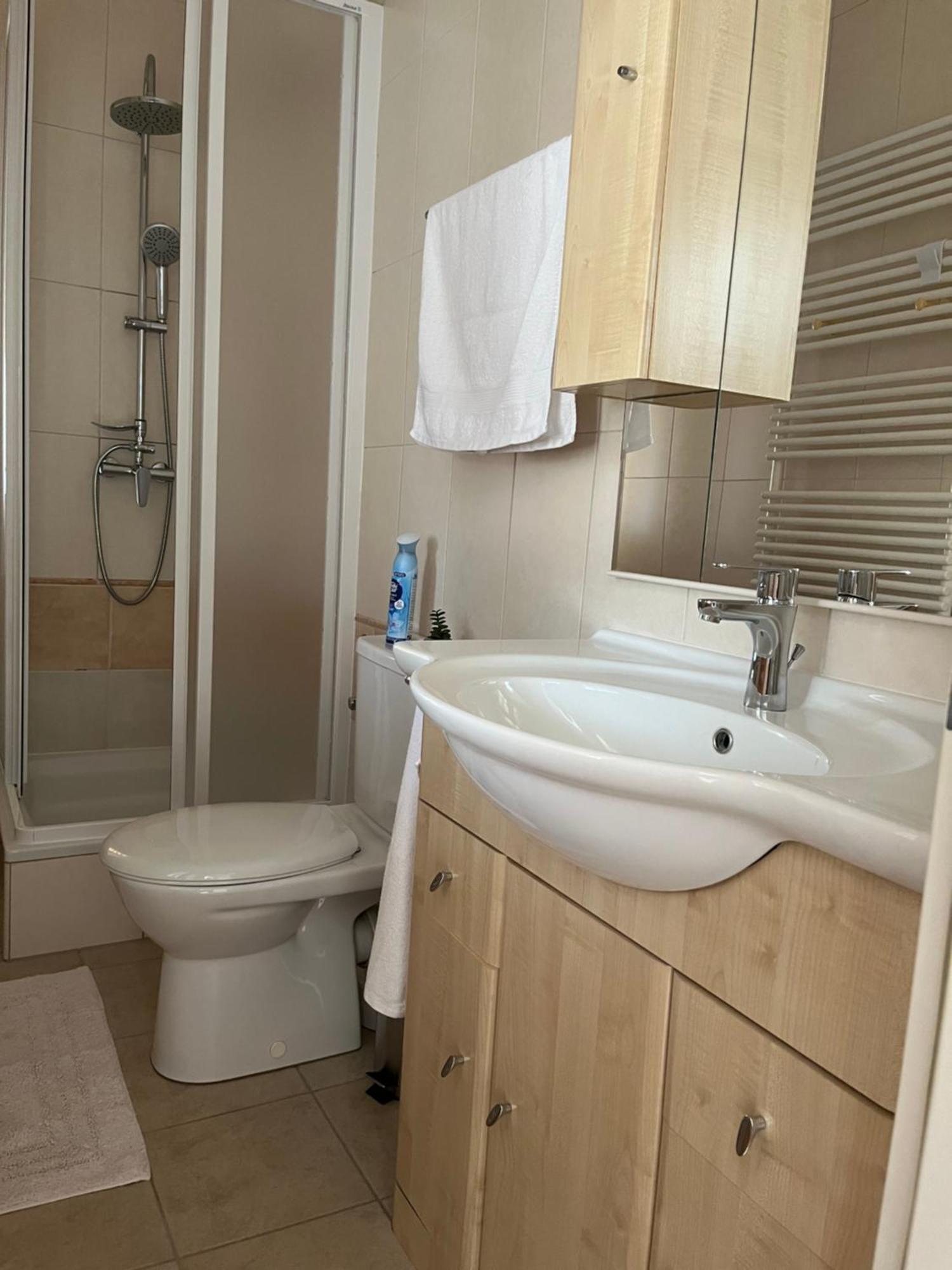 Reka Apartmanhaz Бік Екстер'єр фото