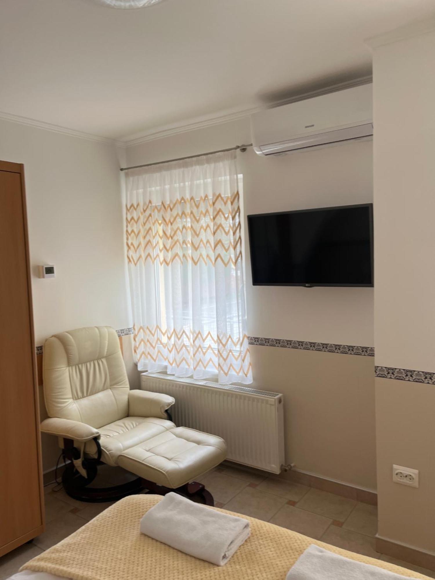 Reka Apartmanhaz Бік Екстер'єр фото
