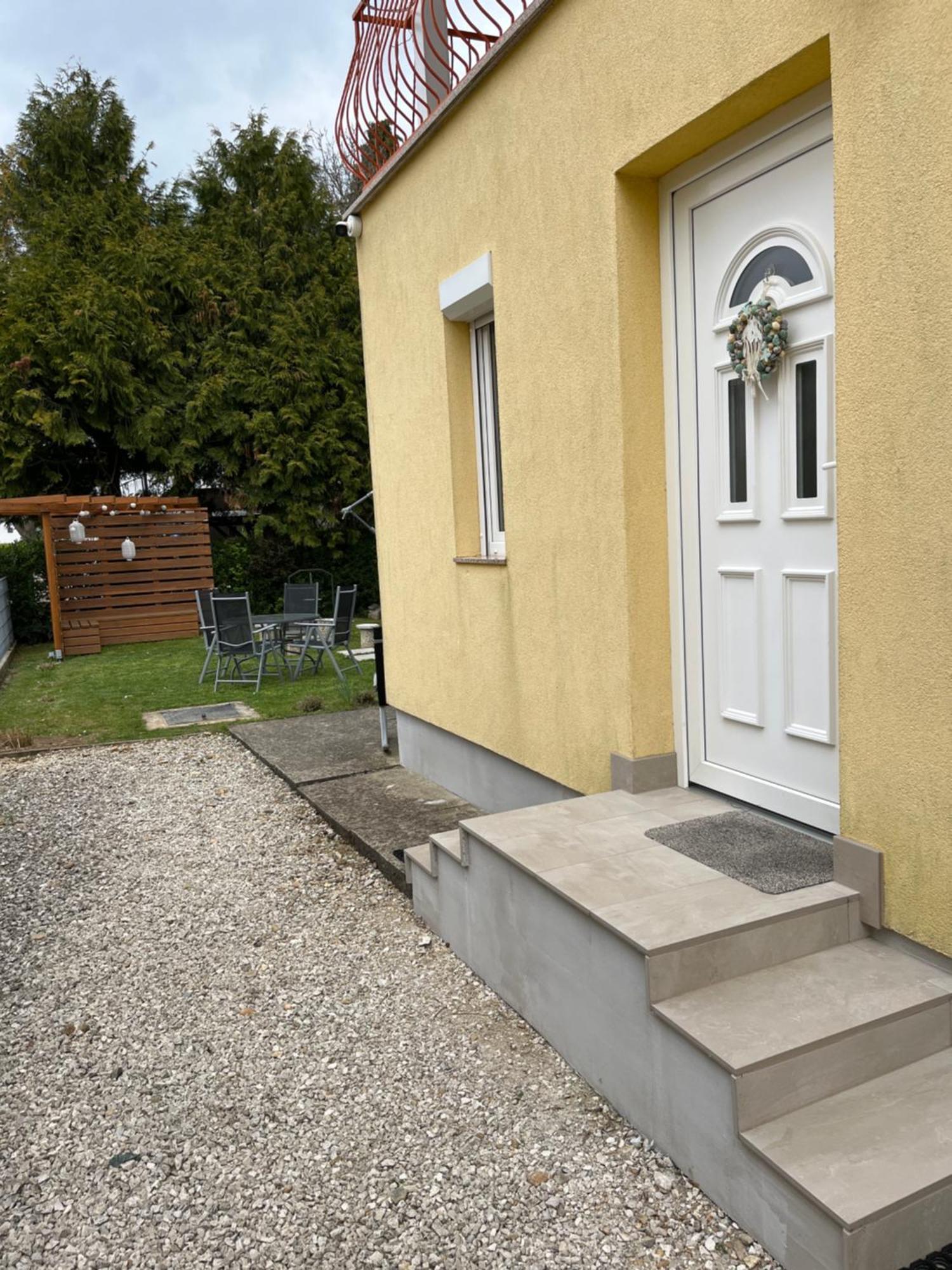 Reka Apartmanhaz Бік Екстер'єр фото